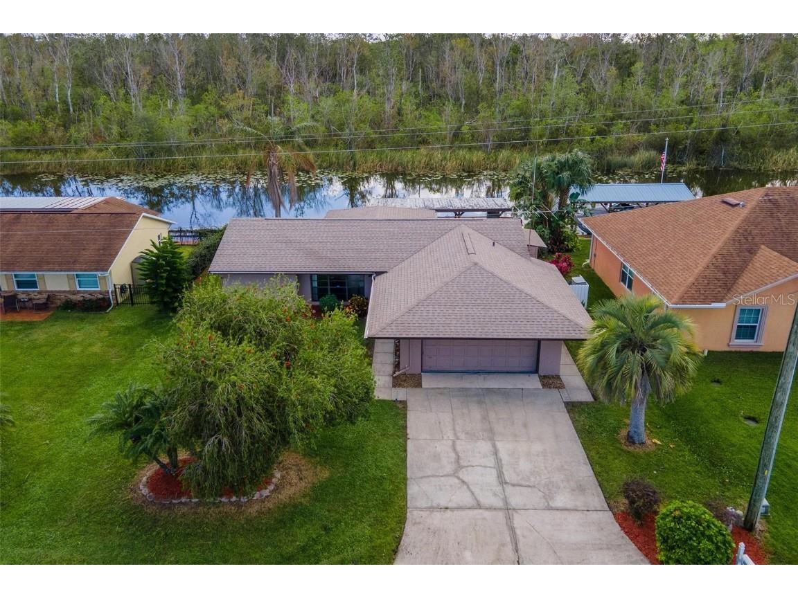 13340 Country Club Drive Tavares FL 32778 - LITTLE LAKE HARRIS G5090604 image1