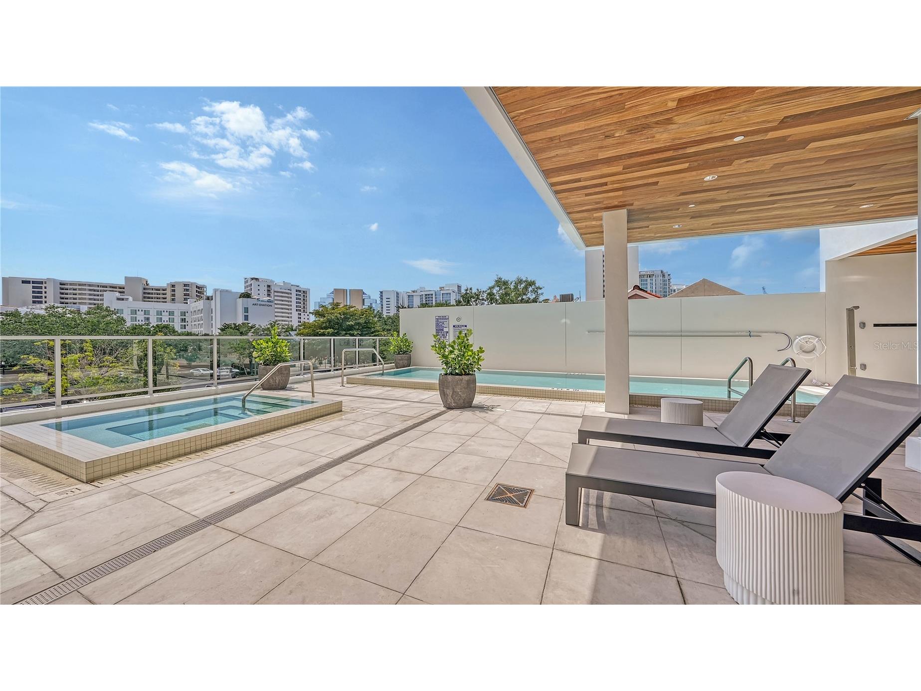 1335 2nd Street #VILLA 2E Sarasota FL 34236 A4684713 image32