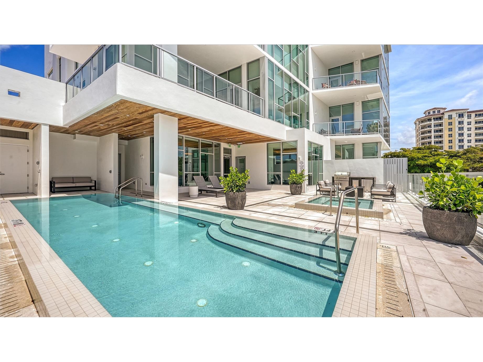 1335 2nd Street #VILLA 2E Sarasota FL 34236 A4684713 image35