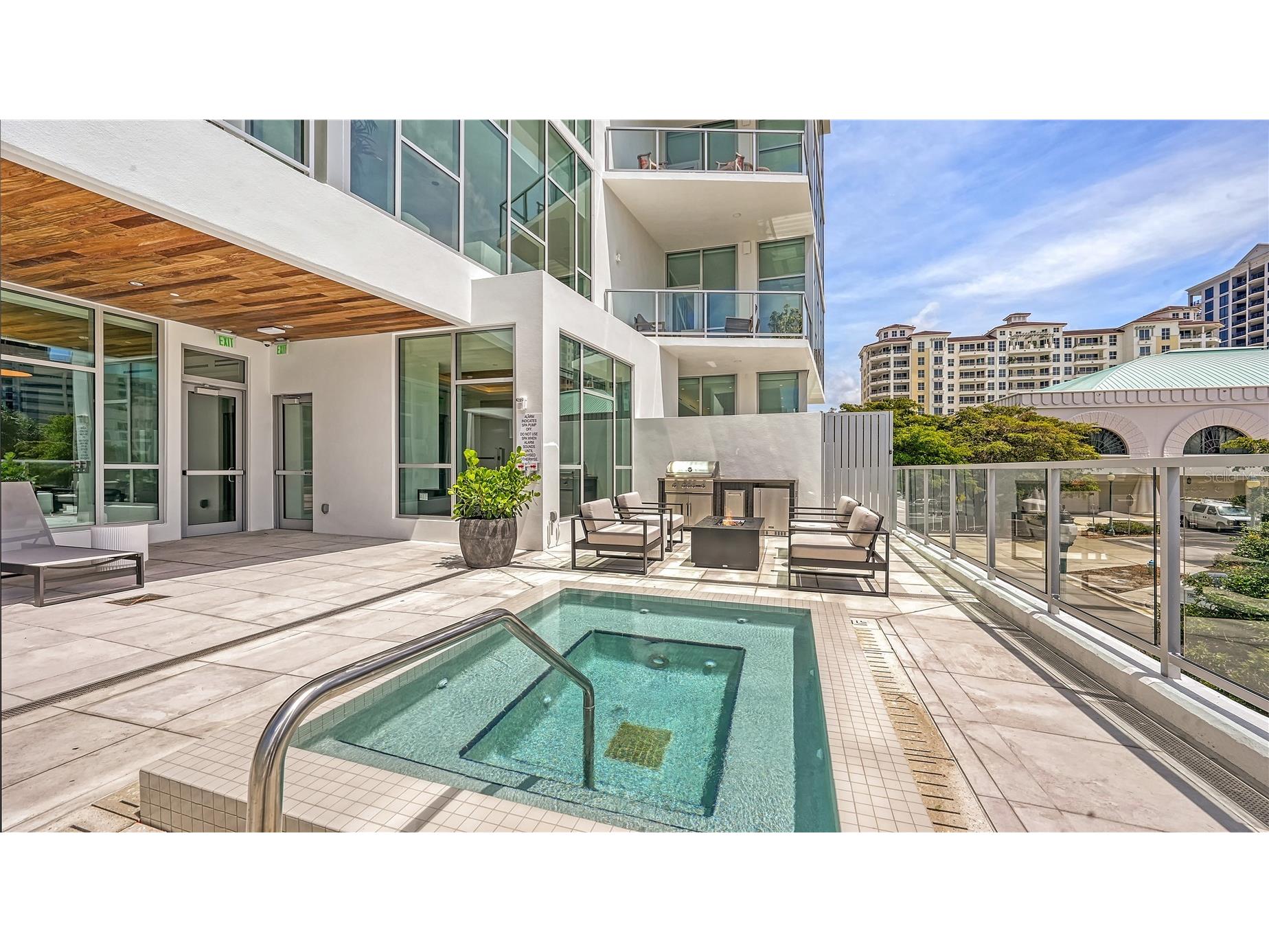 1335 2nd Street #VILLA 2E Sarasota FL 34236 A4684713 image36