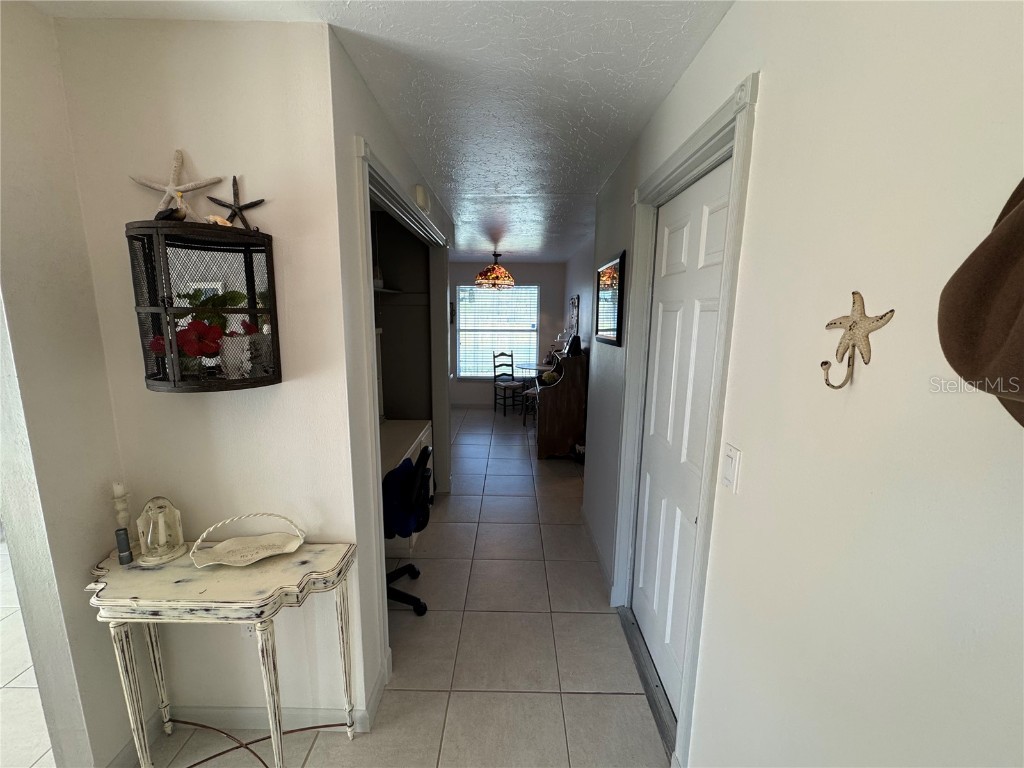 1335 Cambridge Drive Venice FL 34293 N6141664 image2