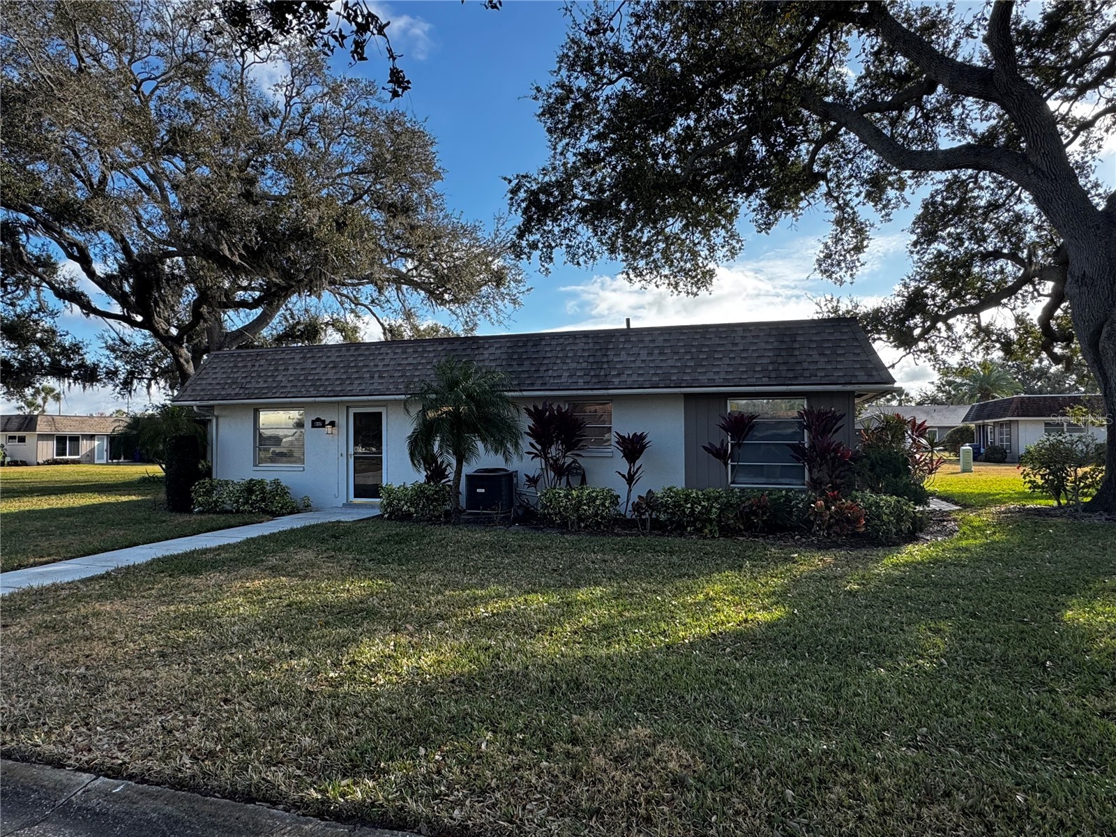 1335 Glendale Circle W #217 Sarasota FL 34232 A4683097 image1
