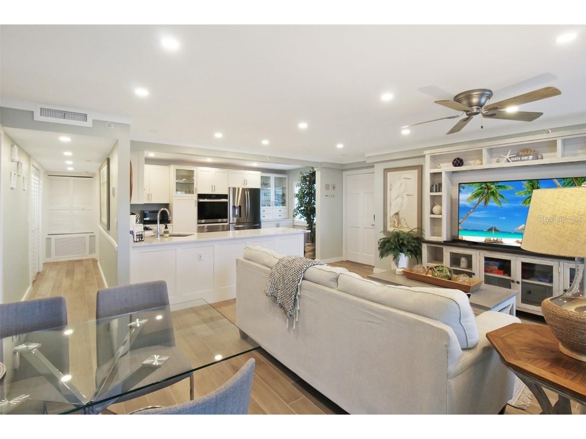 1335 Siesta Bayside Drive #1335C Sarasota FL 34242 A4633882 image25