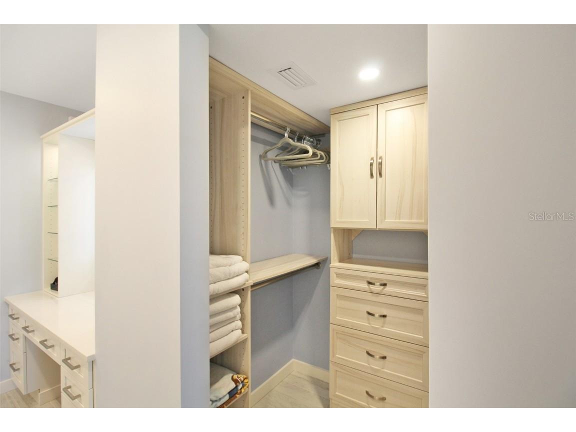 1335 Siesta Bayside Drive #1335C Sarasota FL 34242 A4633882 image32