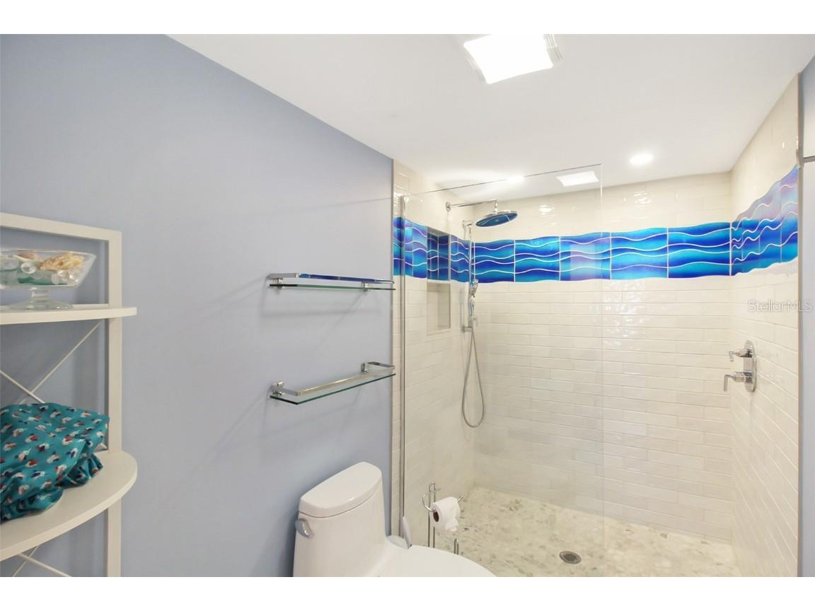 1335 Siesta Bayside Drive #1335C Sarasota FL 34242 A4633882 image35