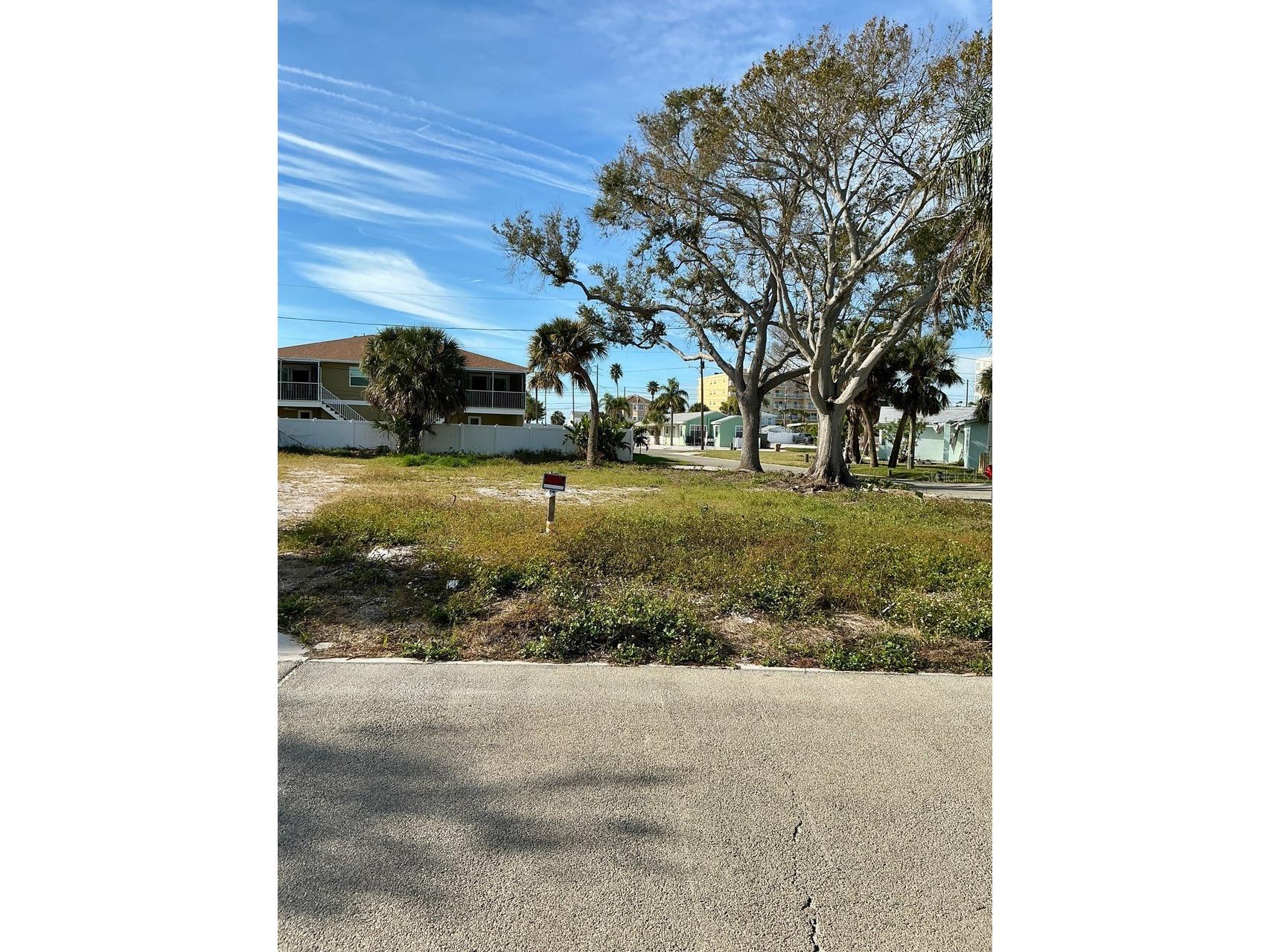 13354 2nd St E Madeira Beach FL 33708 TB8469805 image1