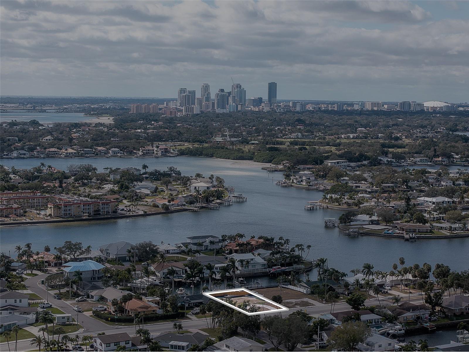 1336 40th Avenue NE Saint Petersburg FL 33703 TB8471956 image20