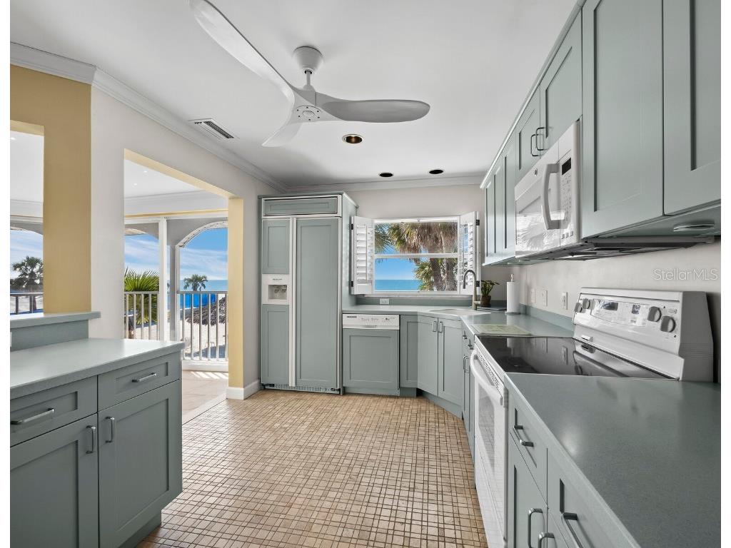 1336 Benjamin Franklin Drive #2A Sarasota FL 34236 A4675563 image11