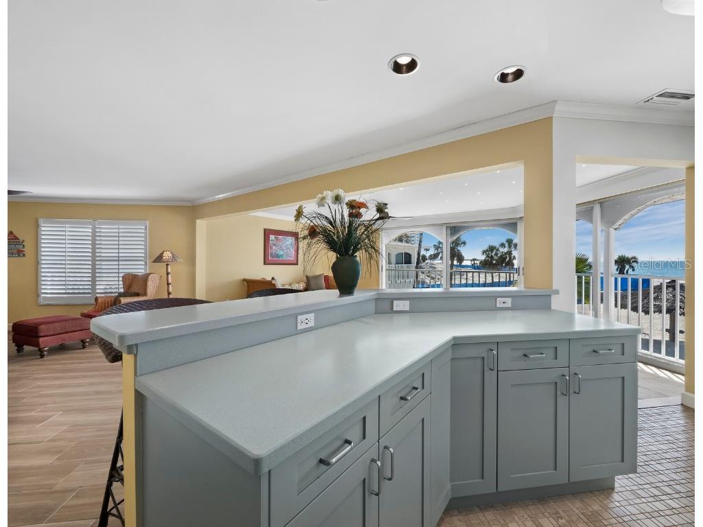 1336 Benjamin Franklin Drive #2A Sarasota FL 34236 A4675563 image12