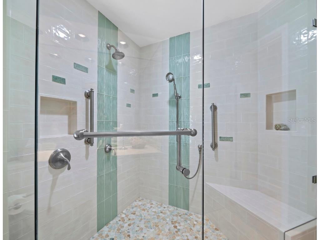 1336 Benjamin Franklin Drive #2A Sarasota FL 34236 A4675563 image18