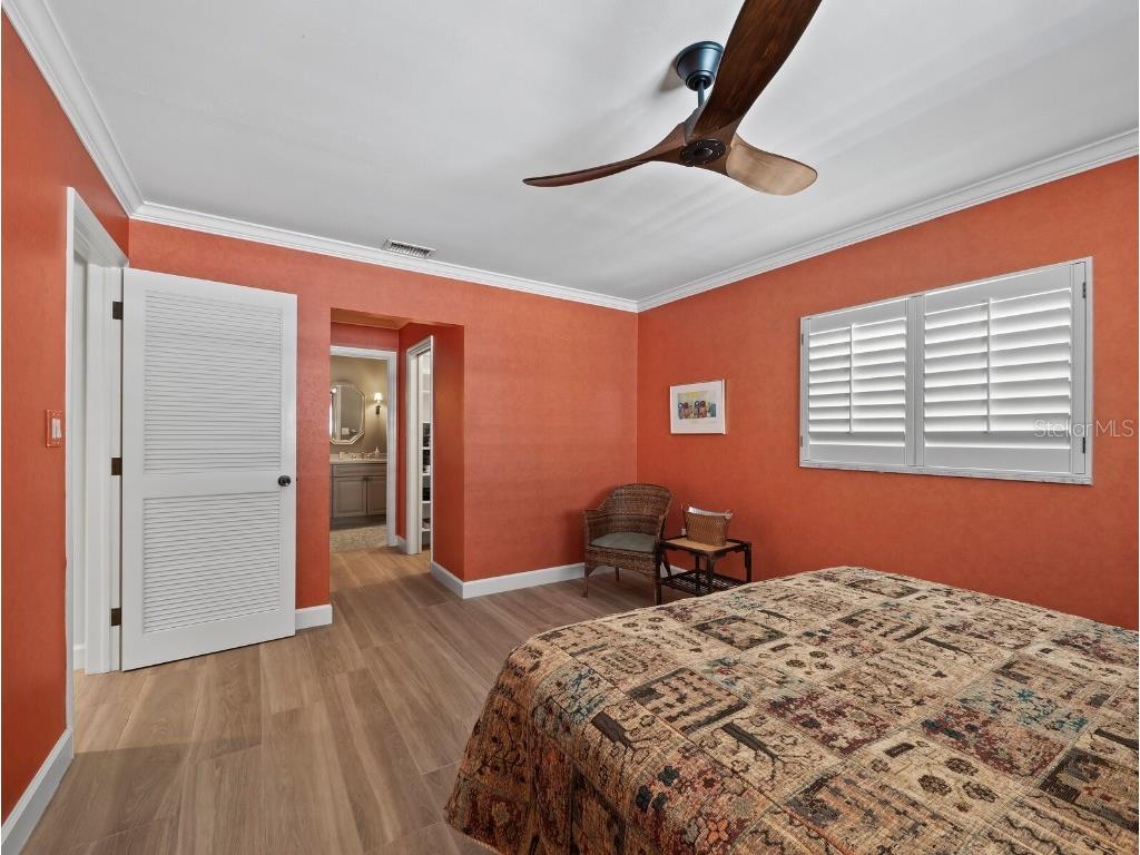 1336 Benjamin Franklin Drive #2A Sarasota FL 34236 A4675563 image20