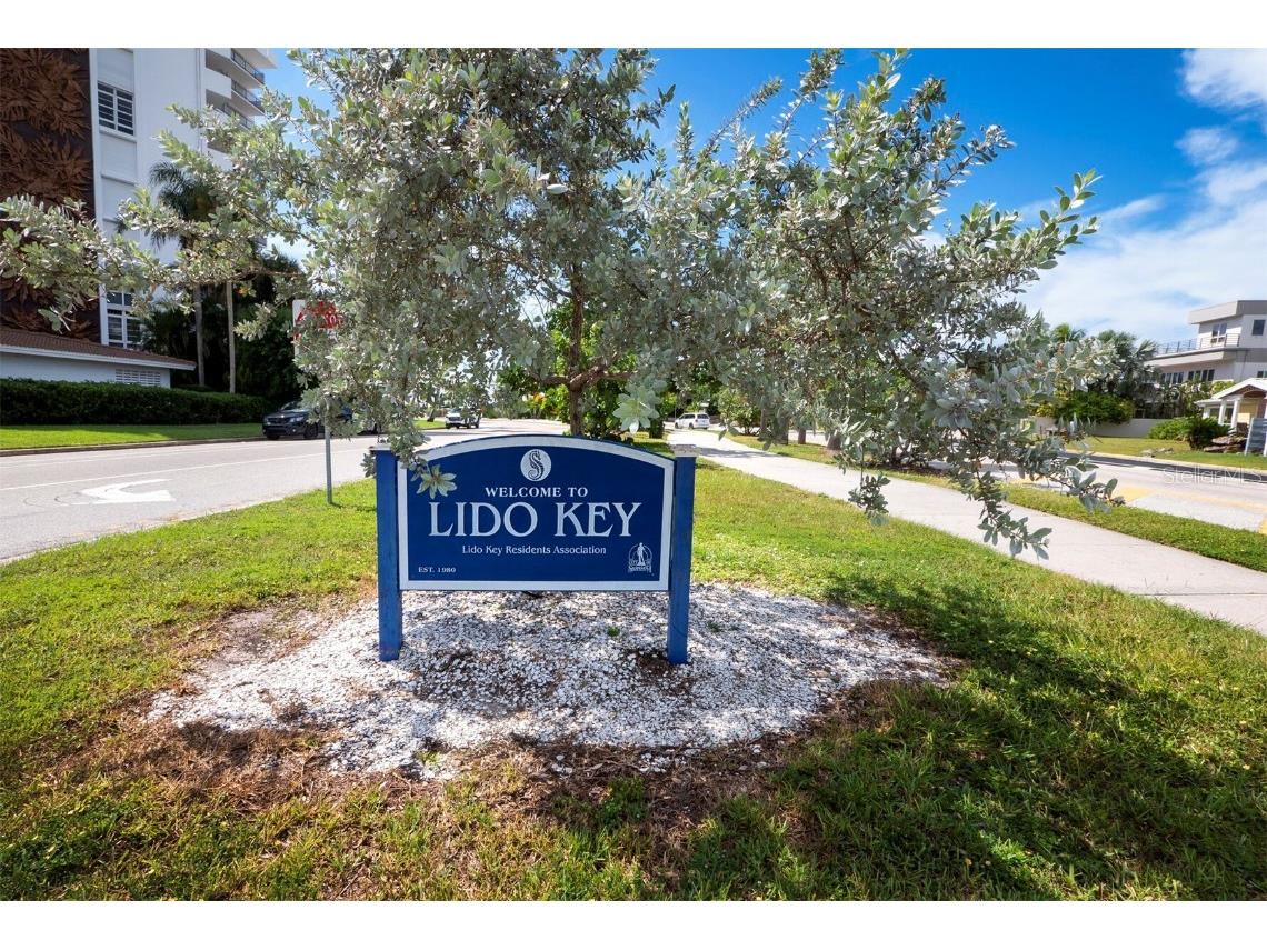 1336 Benjamin Franklin Drive #2A Sarasota FL 34236 A4675563 image31