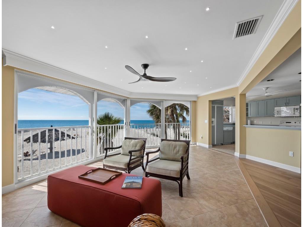 1336 Benjamin Franklin Drive #2A Sarasota FL 34236 A4675563 image4