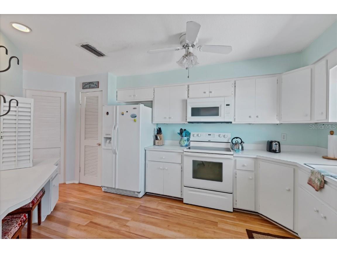 1336 Benjamin Franklin Drive #F2 Sarasota FL 34236 A4663951 image13