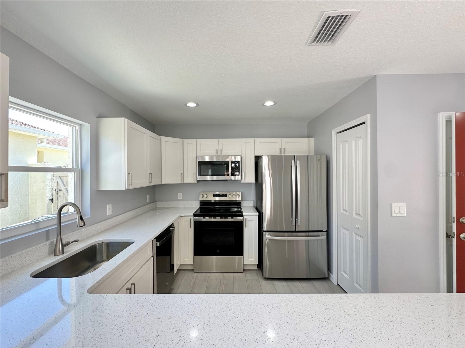 1336 Lajolla Circle Lady Lake FL 32159 G5109333 image5