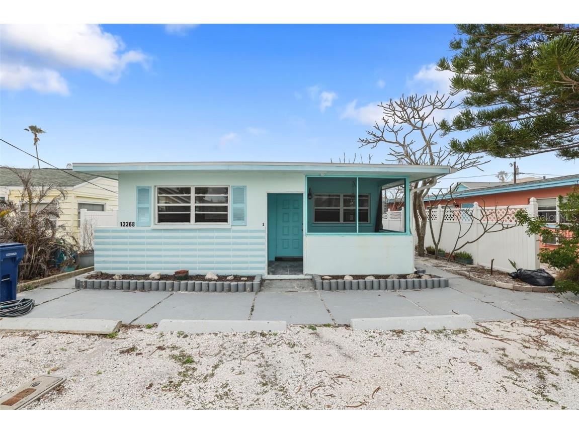 13368 1st Street E Madeira Beach FL 33708 TB8348487 image1