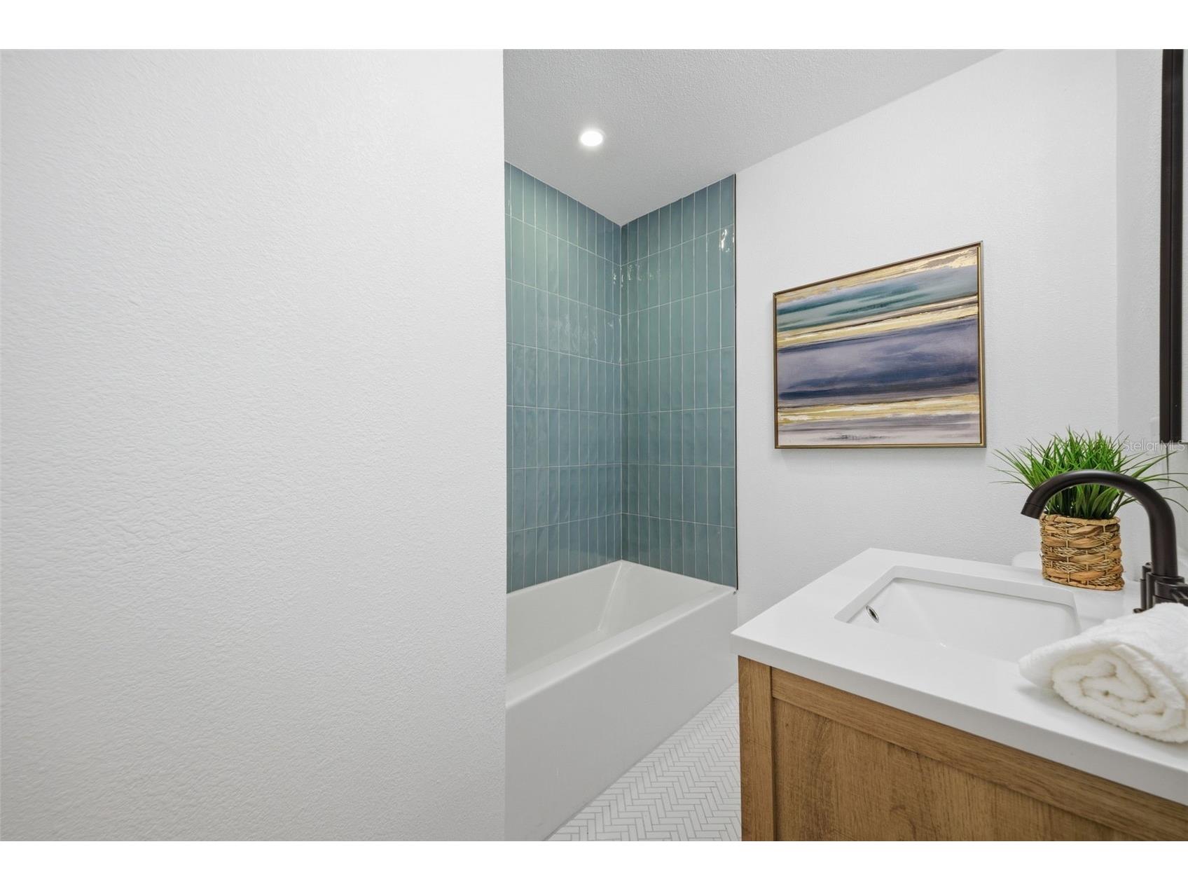 1337 34th Avenue N Saint Petersburg FL 33704 TB8507614 image27