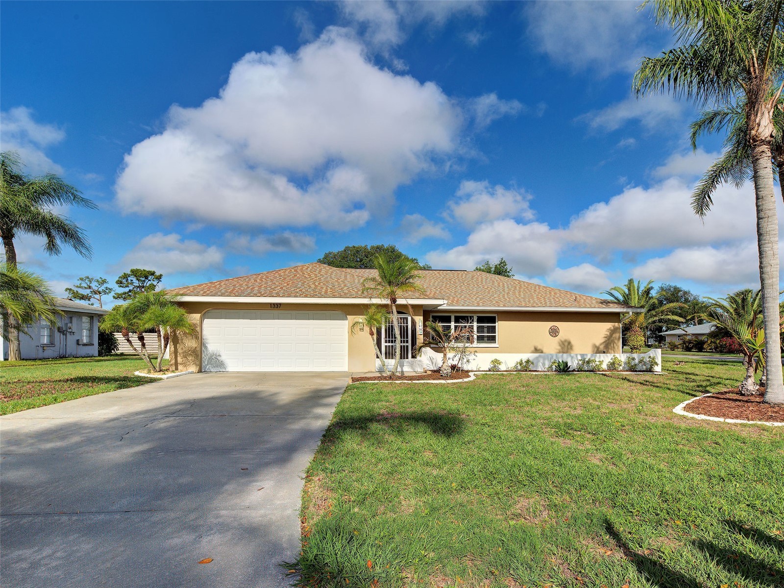 1337 Whispering Lane Venice FL 34285 N6143742 image1