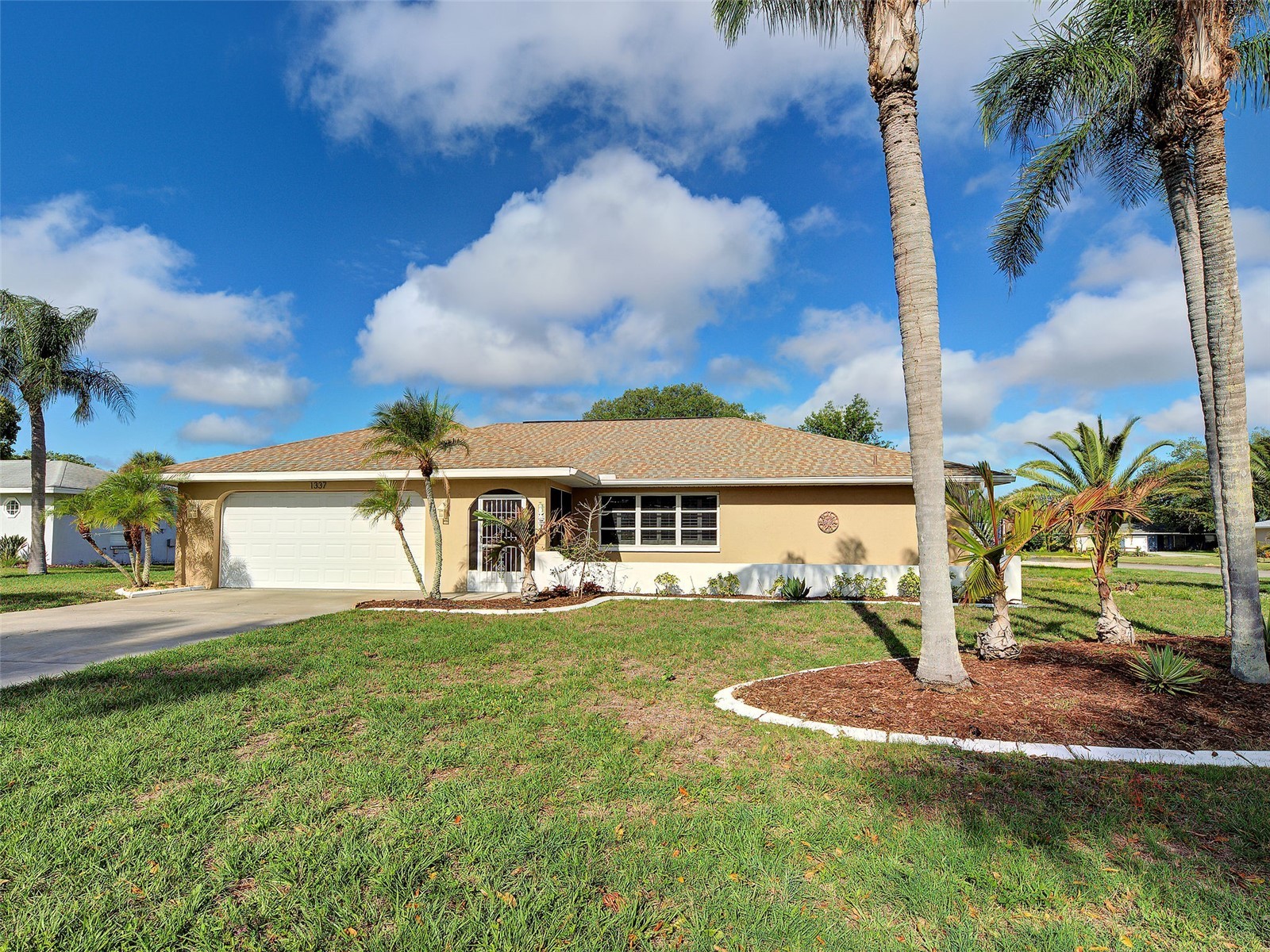 1337 Whispering Lane Venice FL 34285 N6143742 image2