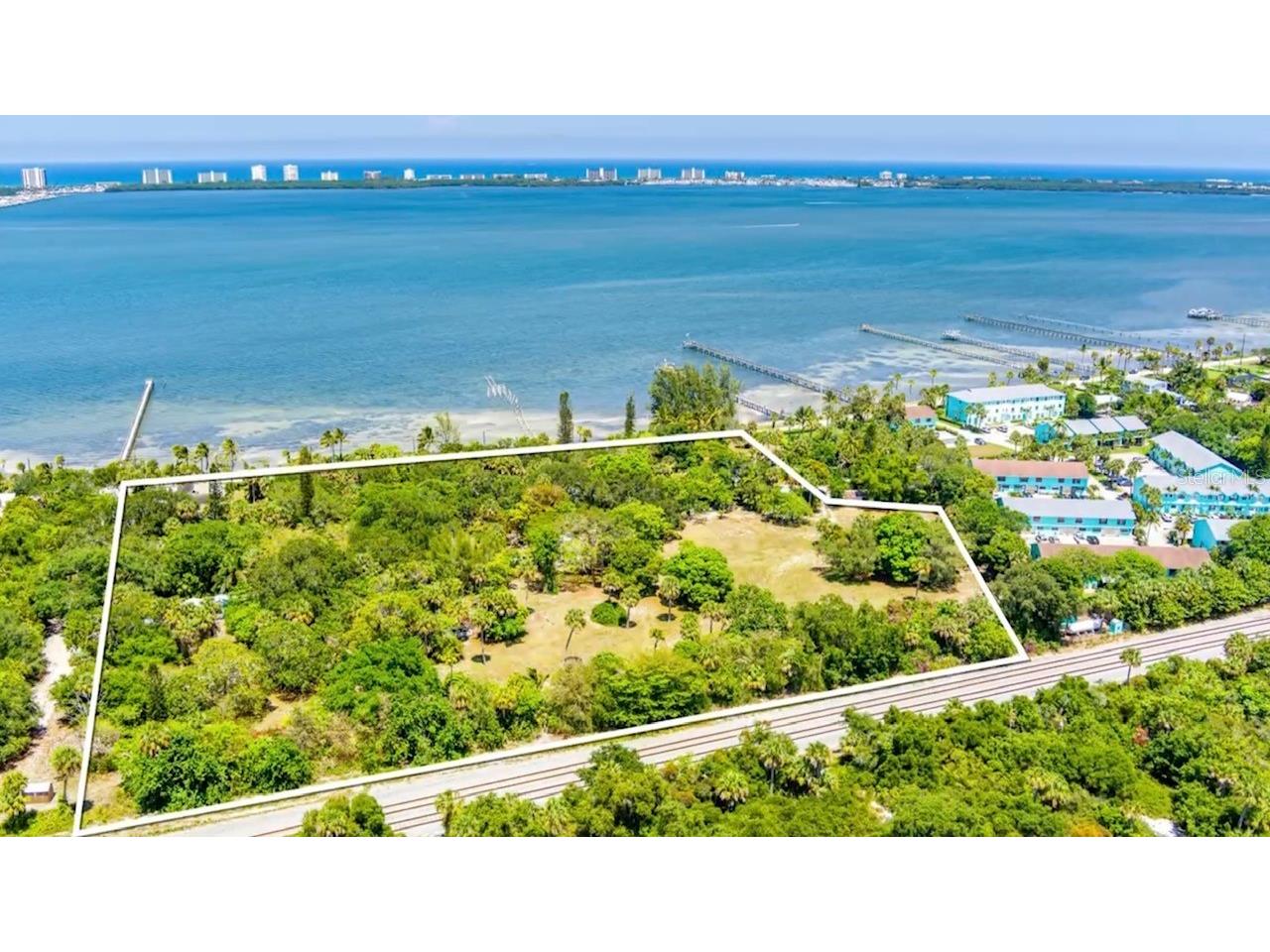 13377 S Indian River Dr Jensen Beach FL 34957 - INDIAN RIVER O6365839 image1