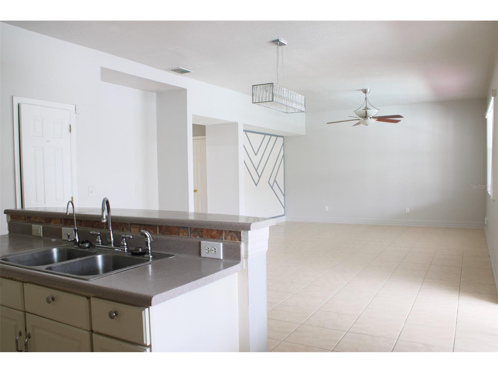 1338 Blackwater Pond Drive Orlando FL 32828 TB8502142 image4