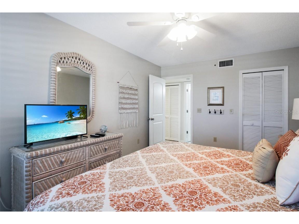 1338 Siesta Bayside Drive #1338-C Sarasota FL 34242 A4592999 image34