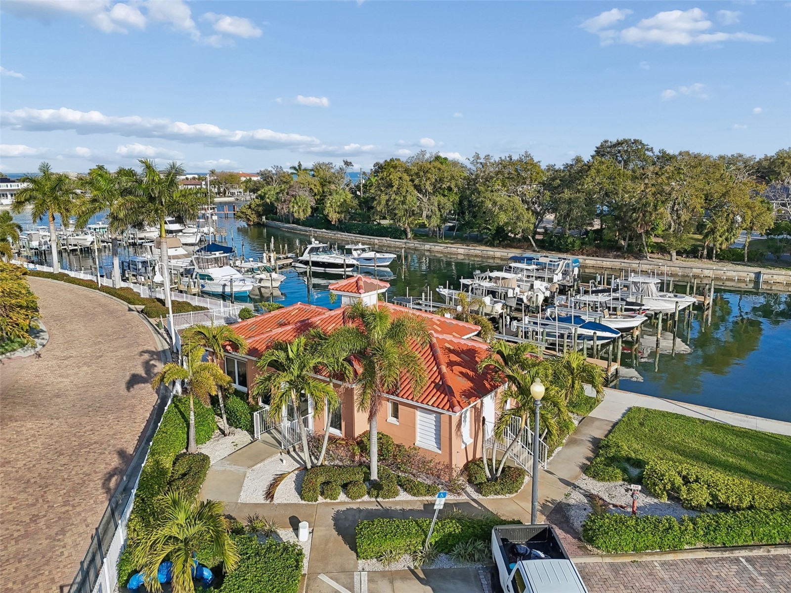 1338 Snell Isle Boulevard NE #2 Saint Petersburg FL 33704 TB8485656 image41