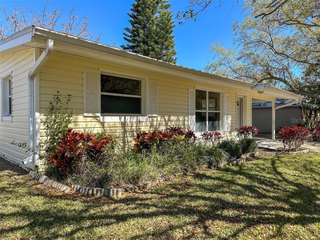 1339 Hawaii Avenue Palm Harbor FL 34683 W7862136 image1