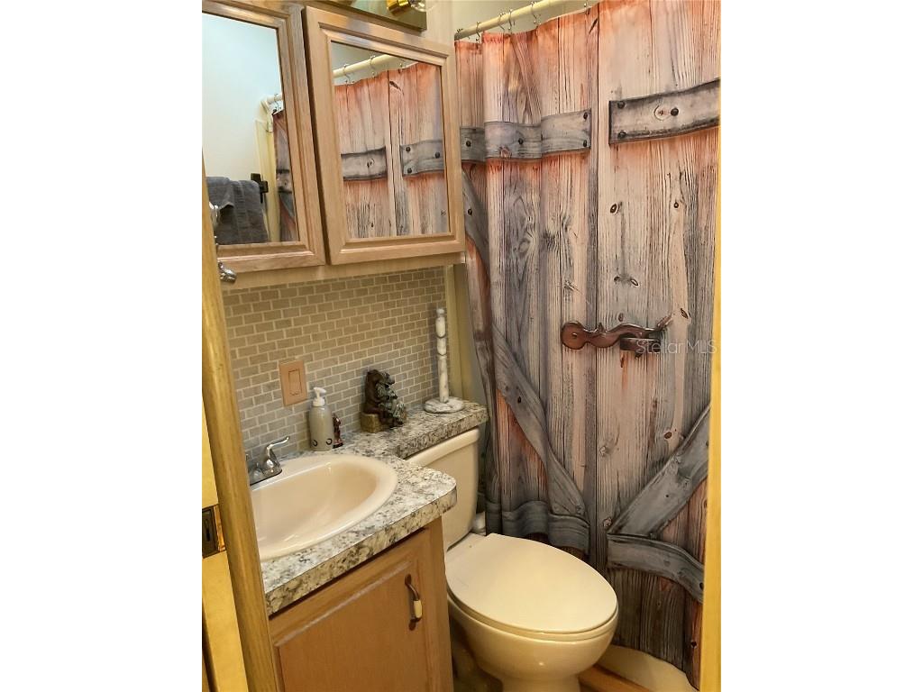 1339 Old Lakeport Road #11B Moore Haven FL 33471 - LAKE OKEECHOBEE OK225745 image6