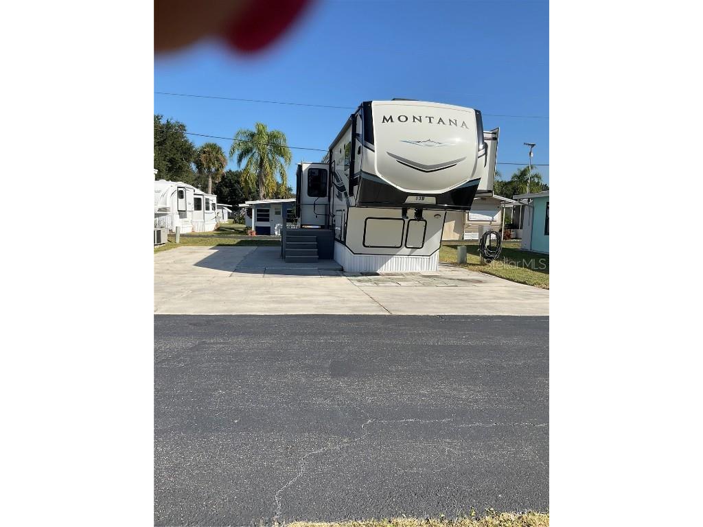 1339 Old Lakeport Road #13B Moore Haven FL 33471 - LAKE OKEECHOBEE OK225744 image1