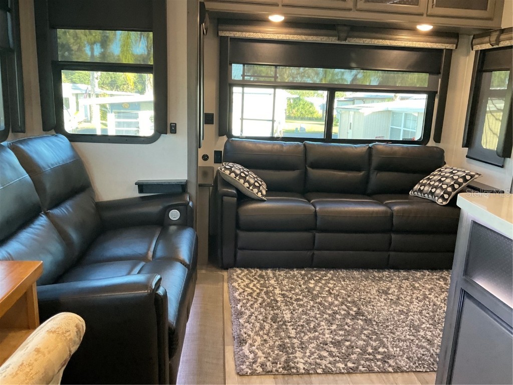 1339 Old Lakeport Road #13B Moore Haven FL 33471 - LAKE OKEECHOBEE OK225744 image10