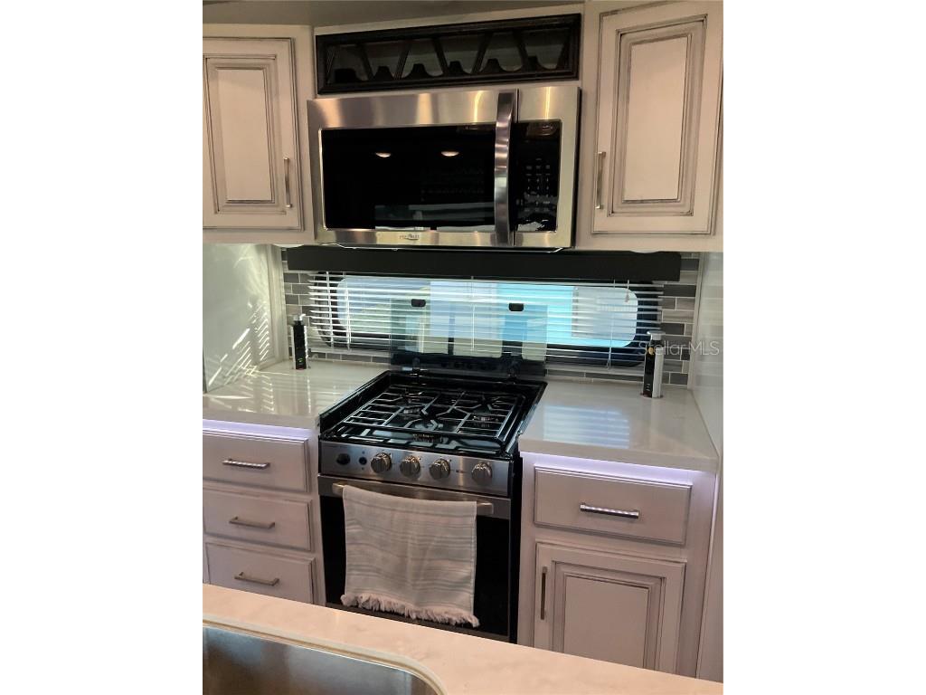 1339 Old Lakeport Road #13B Moore Haven FL 33471 - LAKE OKEECHOBEE OK225744 image4