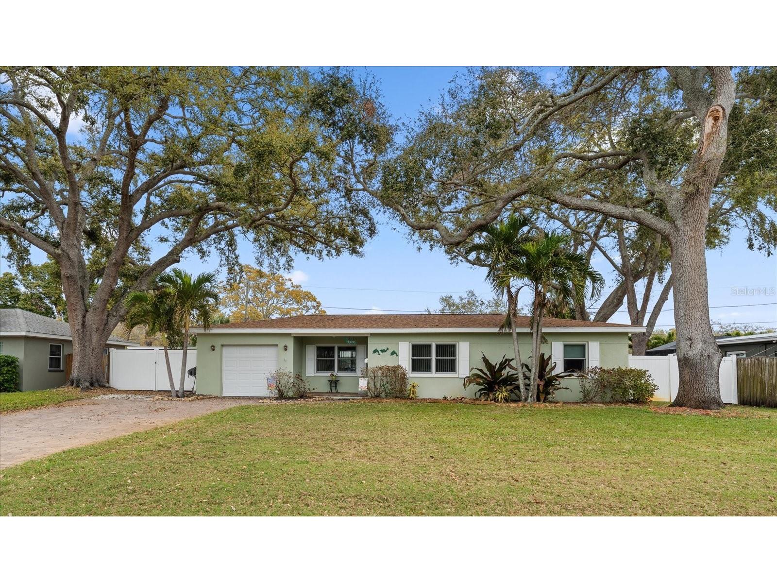1339 Russell Drive N Saint Petersburg FL 33710 TB8484545 image1