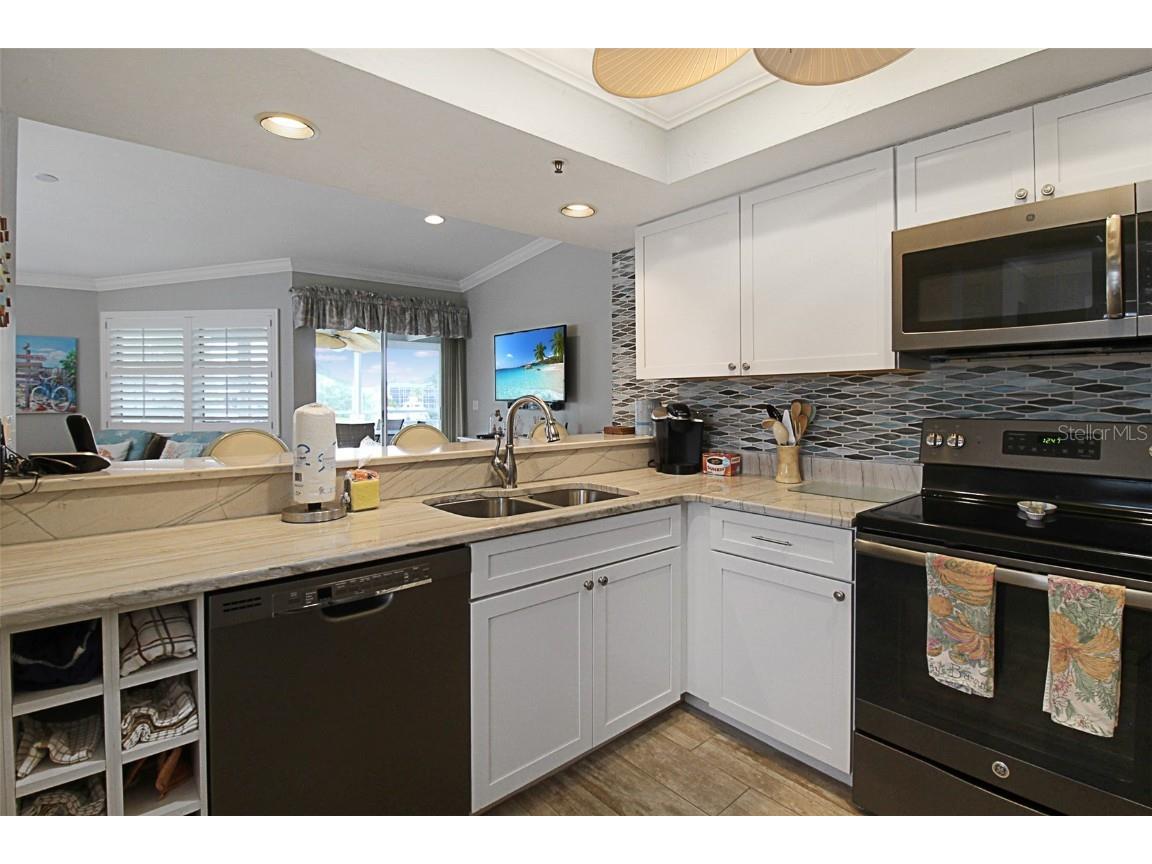 1339 Siesta Bayside Drive #1339-C Sarasota FL 34242 A4592996 image11