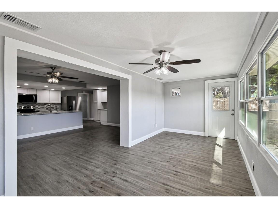 1339 Summerlin Drive Clearwater FL 33764 TB8441672 image32