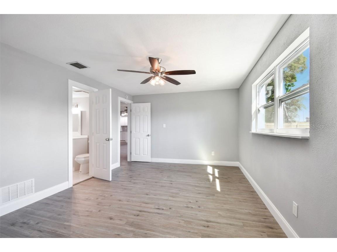 1339 Summerlin Drive Clearwater FL 33764 TB8441672 image37