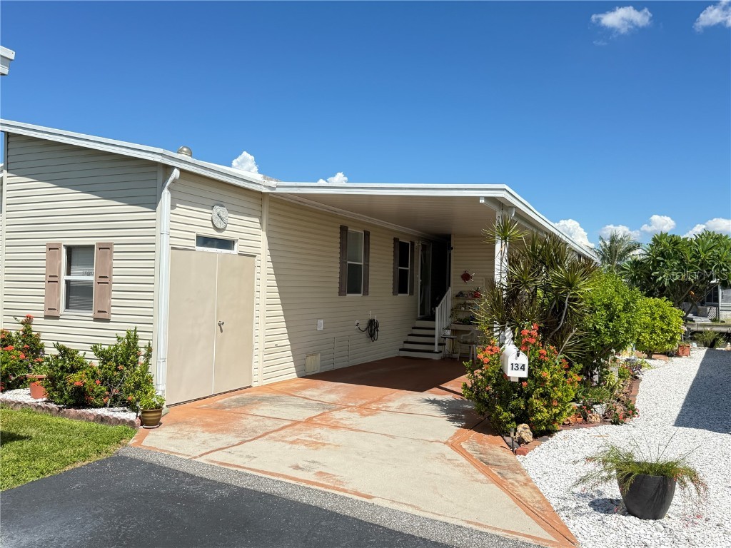 134 Americana Court NE #216 Saint Petersburg FL 33702 - TAMPA BAY TB8431391 image2