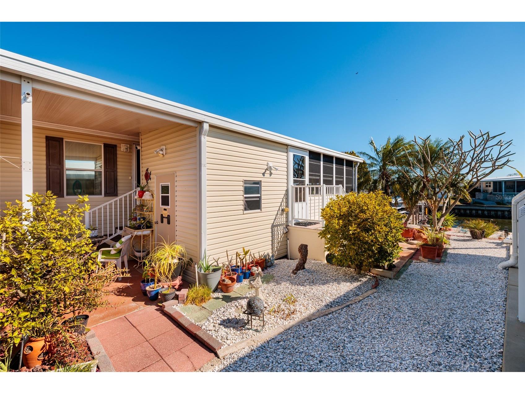 134 Americana Court NE #216 Saint Petersburg FL 33702 - TAMPA BAY TB8474949 image2