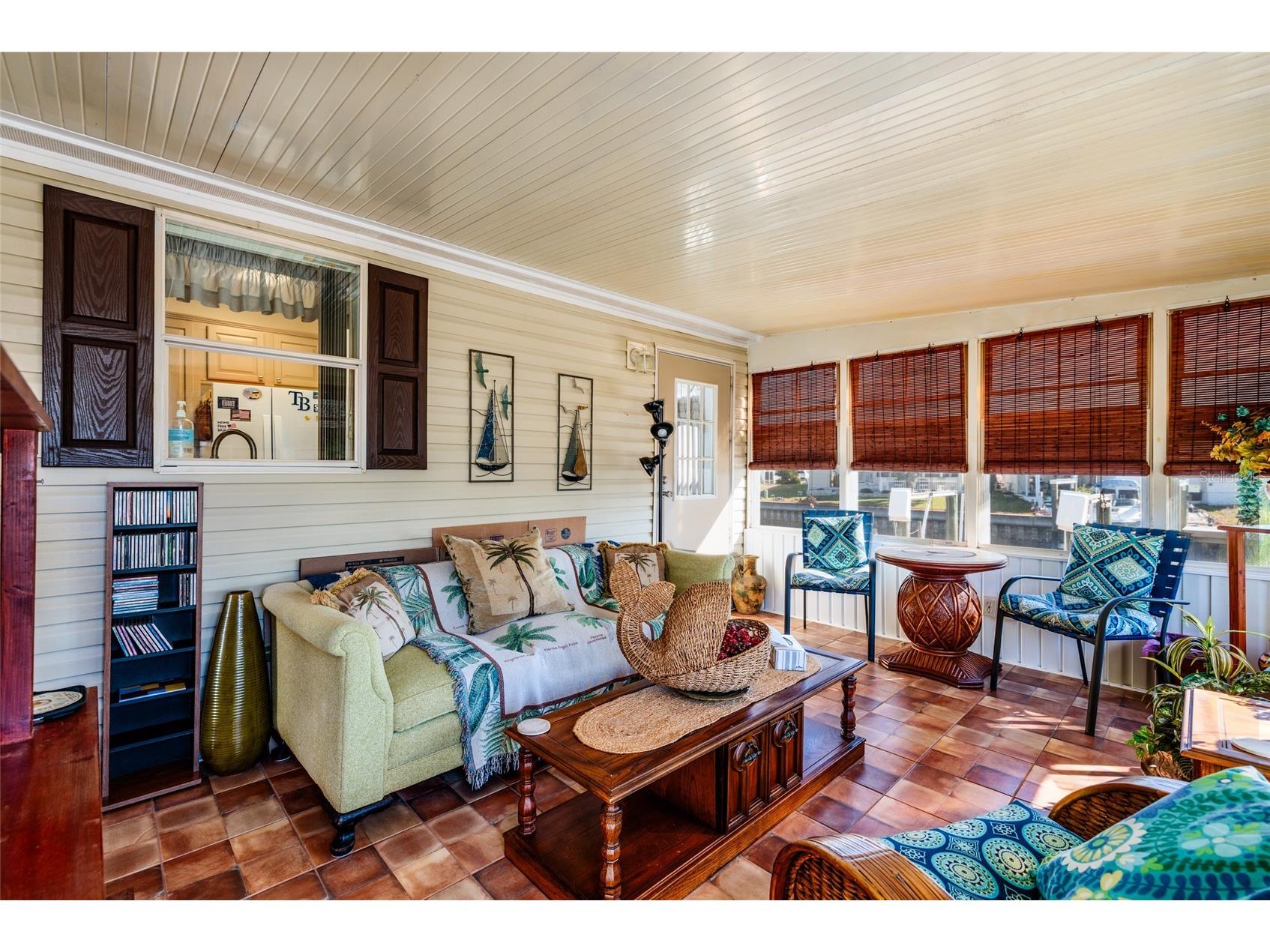 134 Americana Court NE #216 Saint Petersburg FL 33702 - TAMPA BAY TB8474949 image3