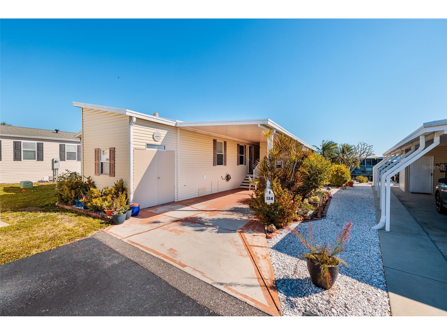 134 Americana Court NE #216 Saint Petersburg FL 33702 - TAMPA BAY TB8474949 image4