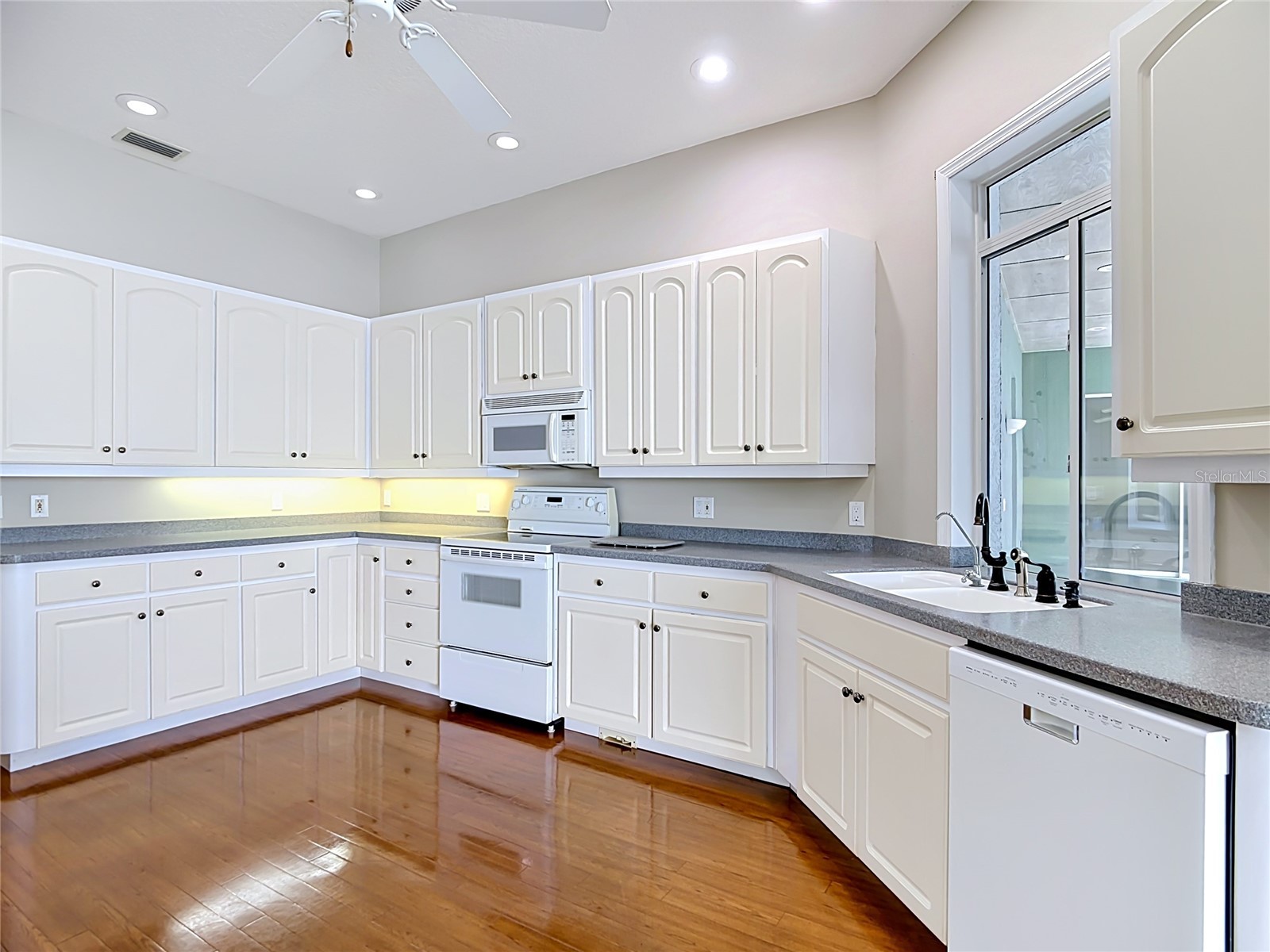 134 Bayberry Drive Polk City FL 33868 - LAKE AGNES TB8505039 image21