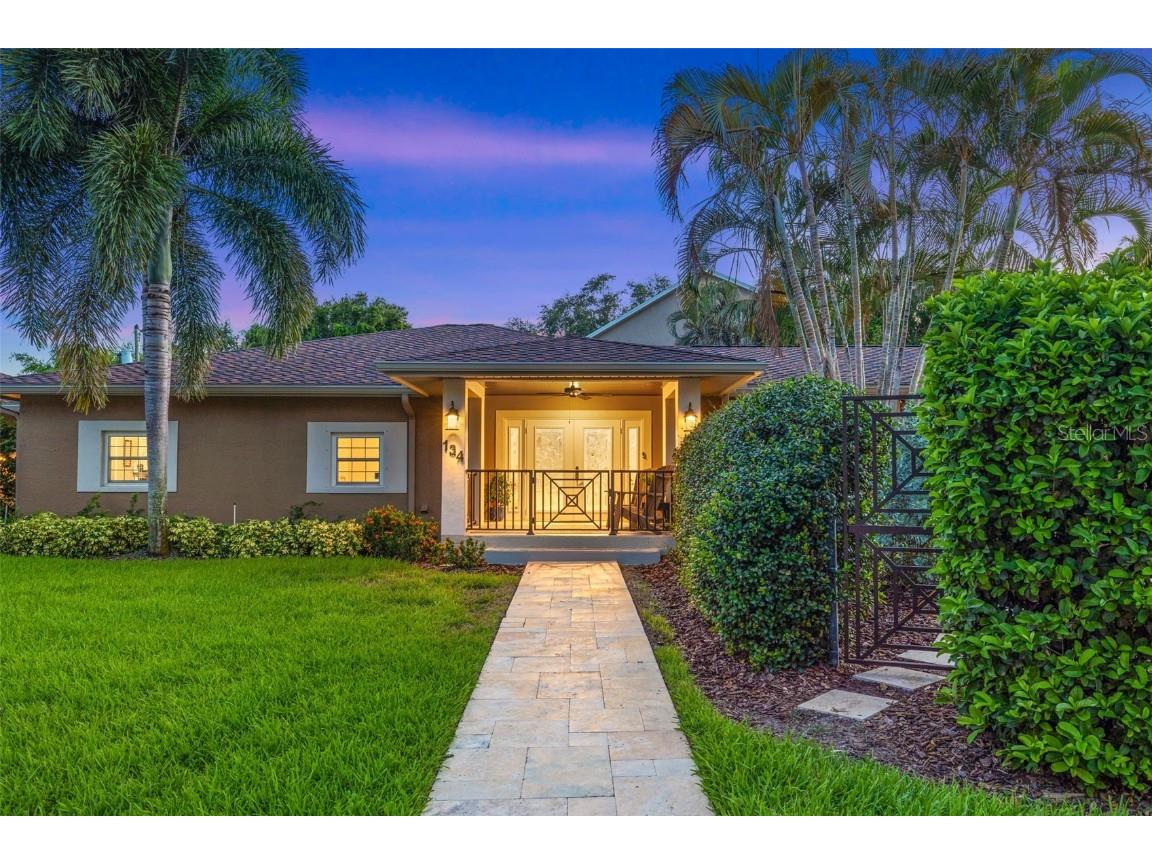 134 Riviera Way NE Saint Petersburg FL 33704 U8208844 image1