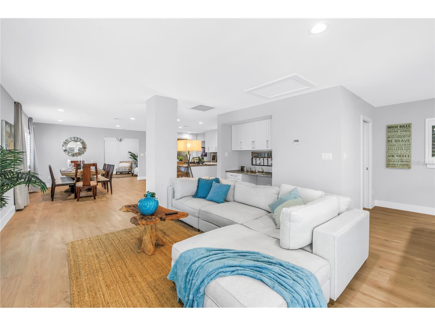 134 Riviera Way NE Saint Petersburg FL 33704 TB8470772 image17