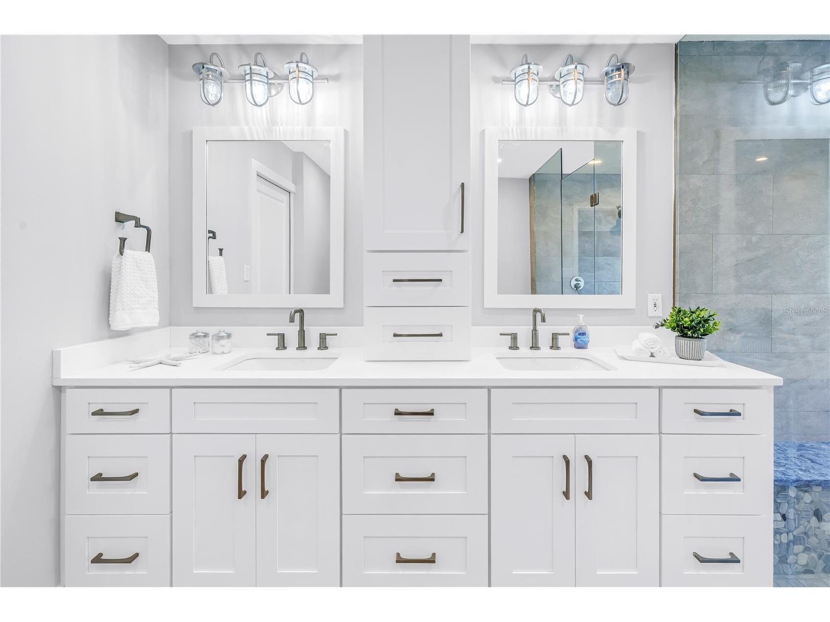 134 Riviera Way NE Saint Petersburg FL 33704 TB8470772 image24