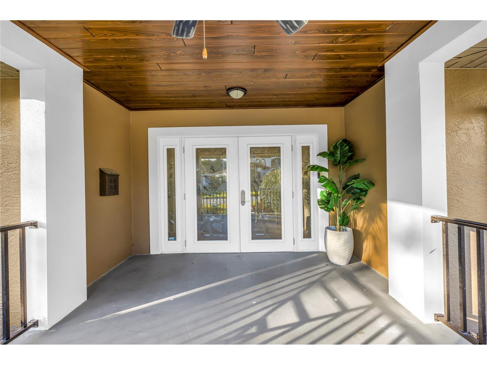 134 Riviera Way NE Saint Petersburg FL 33704 TB8470772 image4