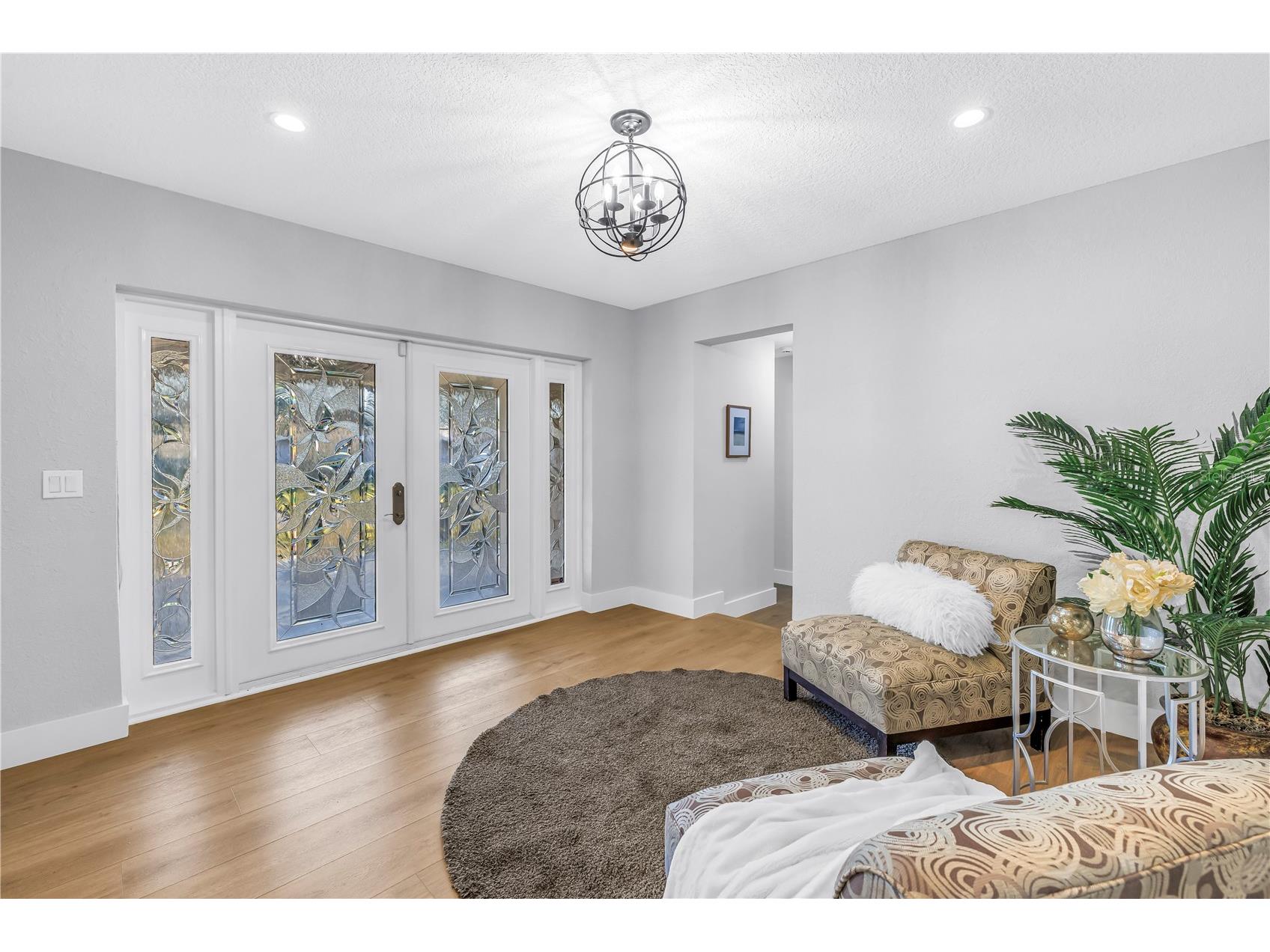 134 Riviera Way NE Saint Petersburg FL 33704 TB8470772 image5