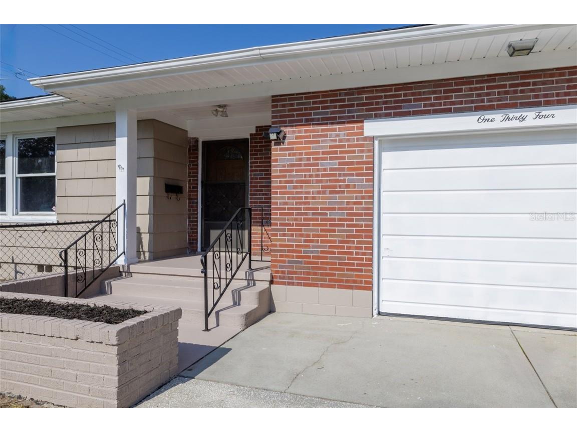 134 S Julia Avenue Deland FL 32720 V4944618 image1