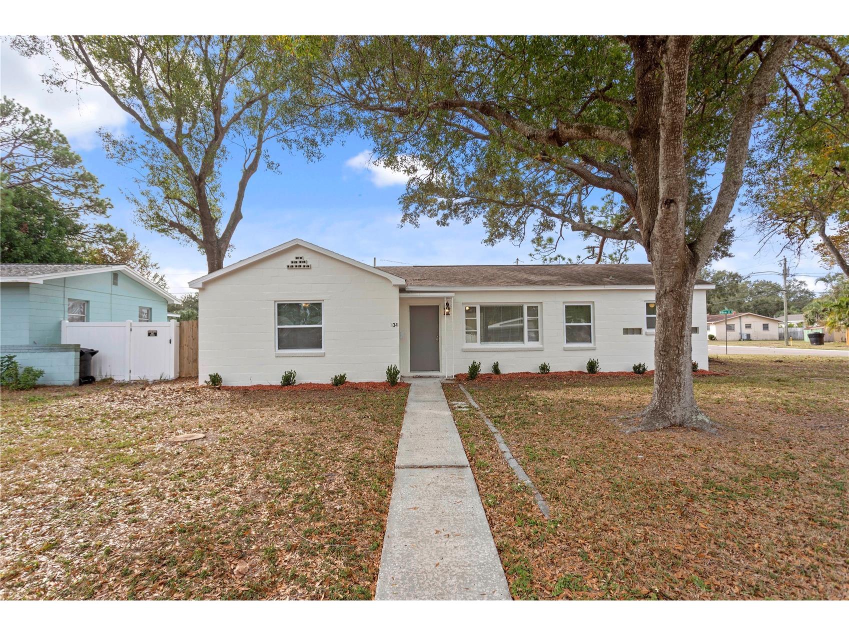 134 SW Lincoln Circle N Saint Petersburg FL 33703 TB8465365 image1
