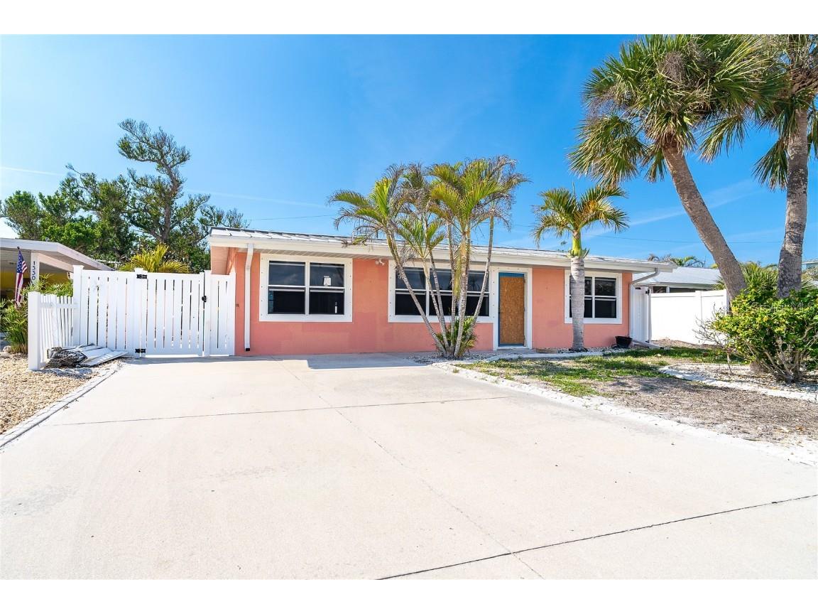 1340 Holiday Drive Englewood FL 34223 D6140480 image1
