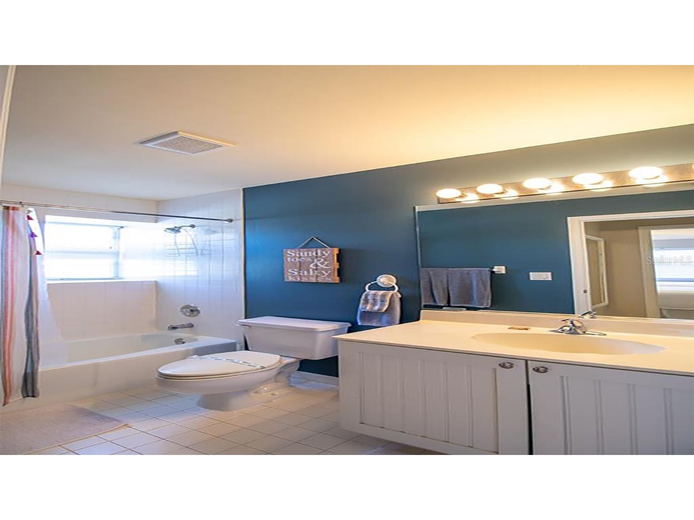 1340 Siesta Bayside Drive #1340-C Sarasota FL 34242 A4591706 image25